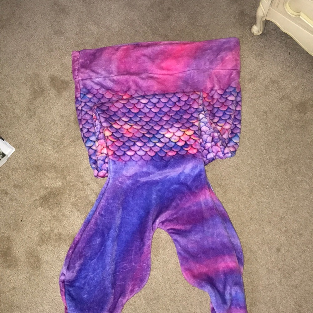 Very Soft Mermaid Tail Blanket